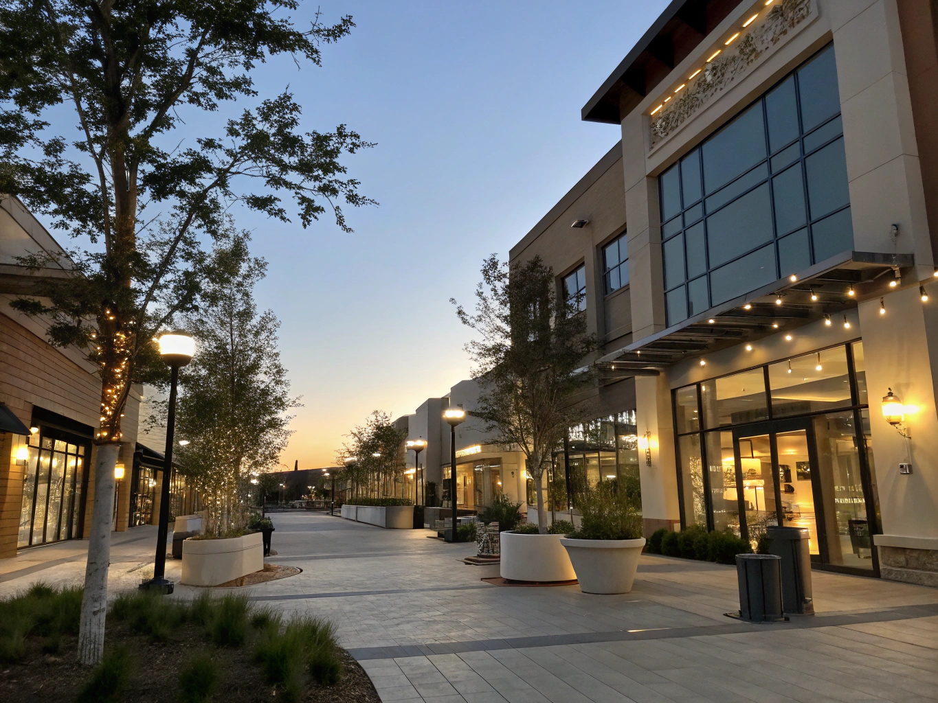 Winter Park Commercial Plaza & Facade